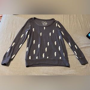 Chaser small lightning bolt top